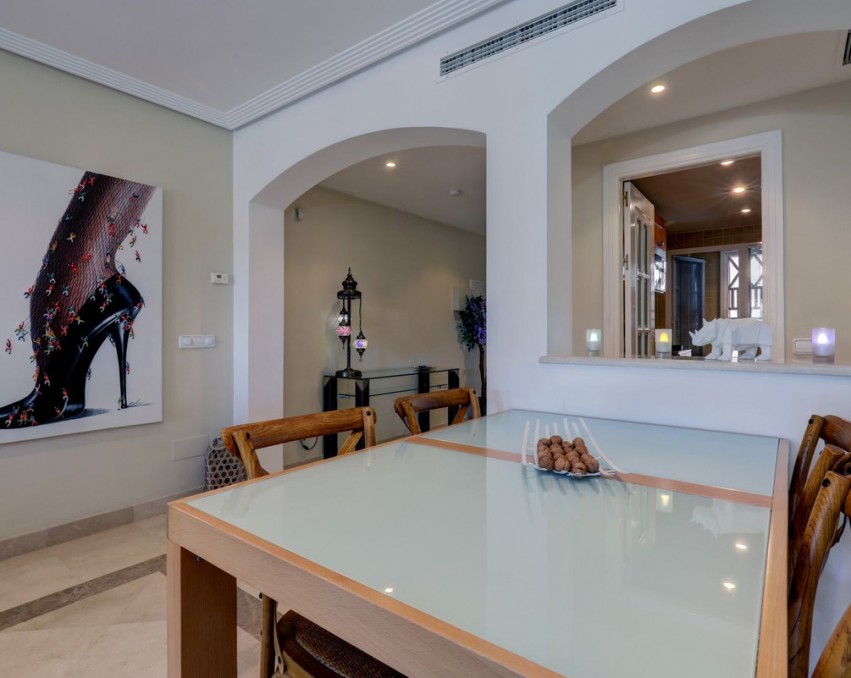 Duży apartament z narożnym, kameralnym tarasem